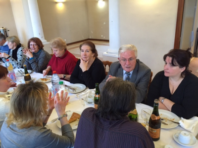 Un moment de convivialité pour nos seniors autour des membres du CCAS