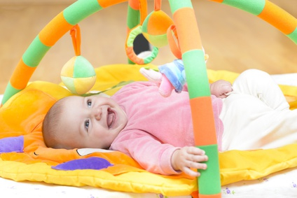 enfant à la crèche